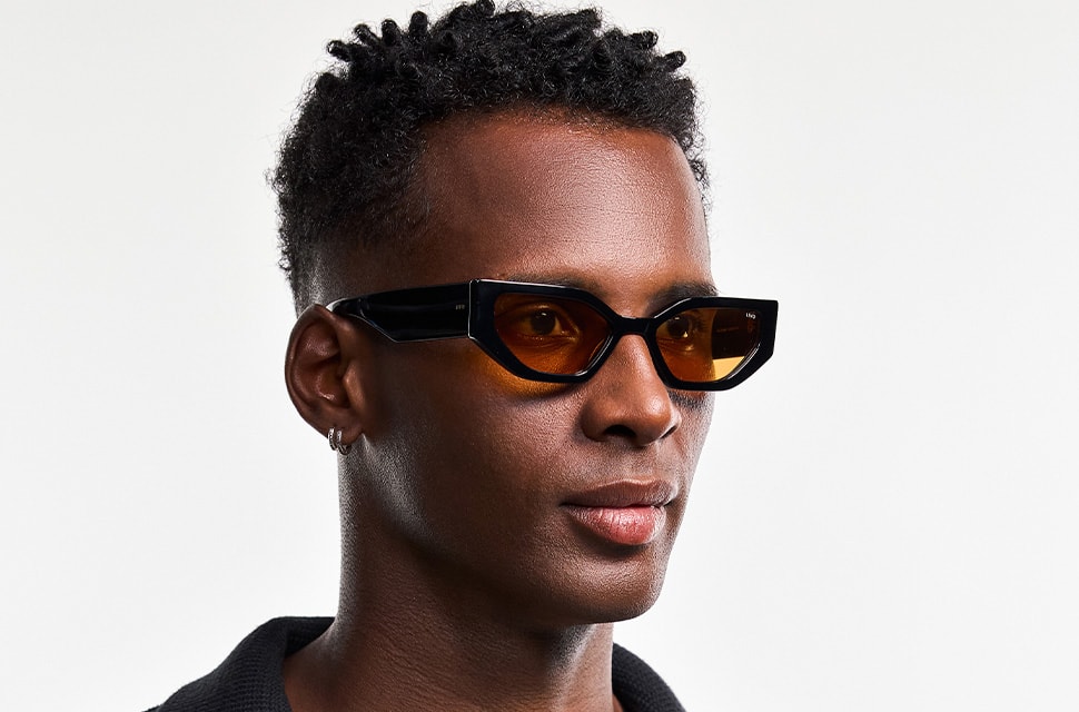 DUA - PRETO + LENTE SAHARA