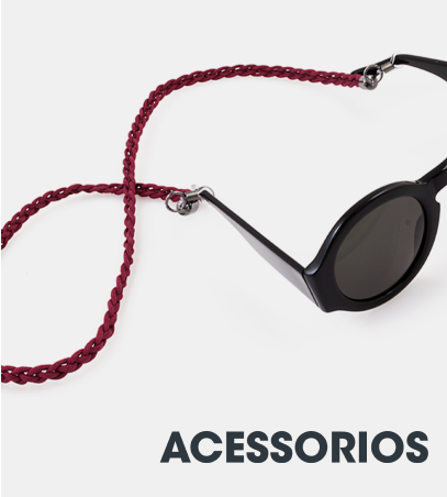 Complemente seu estilo com nossos acessórios para lentes de contato e óculos. Detalhes que destacam seu olhar com elegância.